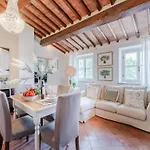 First-Floor Apartment With Private Garden Apartman Cappella